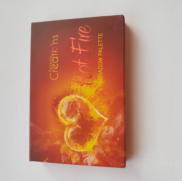 Hot Fire Eyeshadow palette - Picture 2 of 3